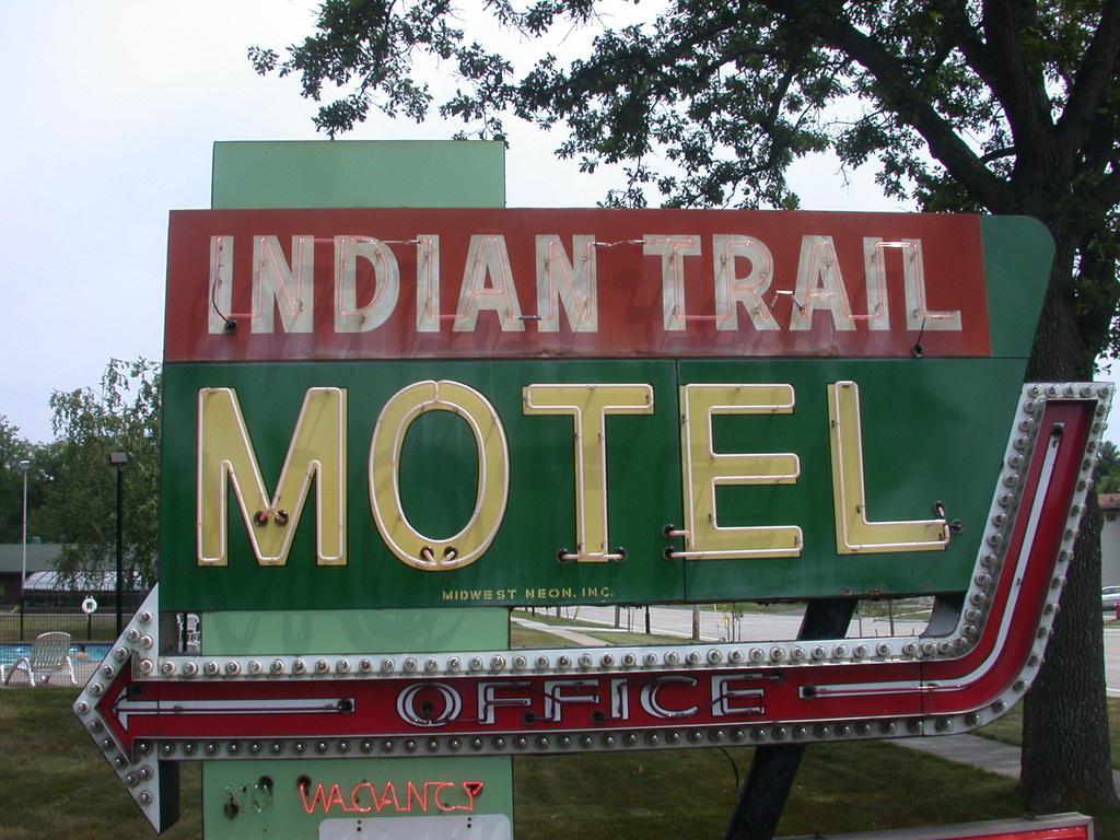 Indian Trail Motel Wisconsin Dells Ngoại thất bức ảnh
