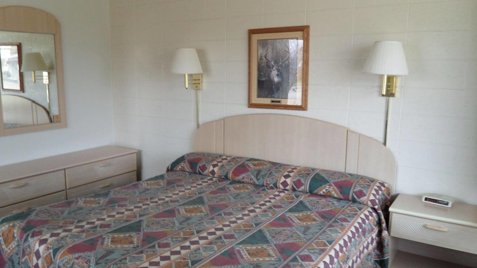 Indian Trail Motel Wisconsin Dells Ngoại thất bức ảnh